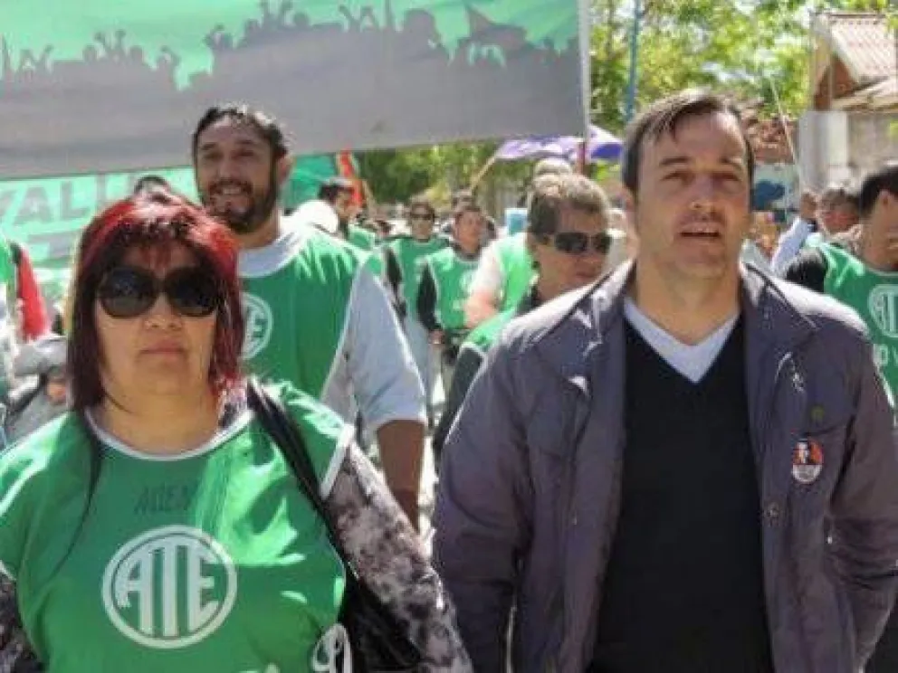 Estatales protestarán en enero y encuestarán sobre salarios políticos