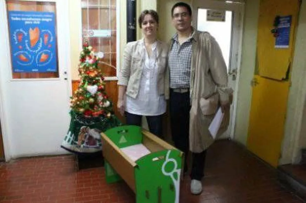 Donaron novedosas cunas ecológicas para bebés de Bariloche 