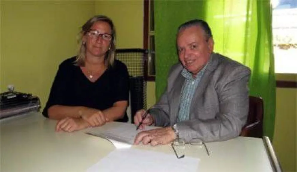 Firman convenio por tierras para viviendas y la Ciudad Judicial