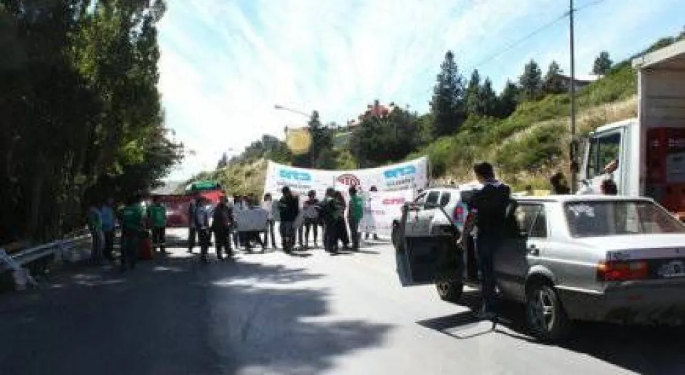Con corte de ruta, ATE volvió a reclamar aumento salarial 