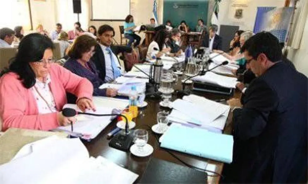 Piden que el Gobernador reciba a representantes de CTA y ATE