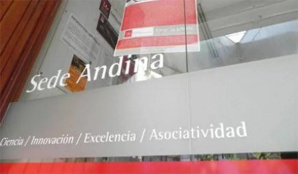 Última feria de plantas del año en la UNRN