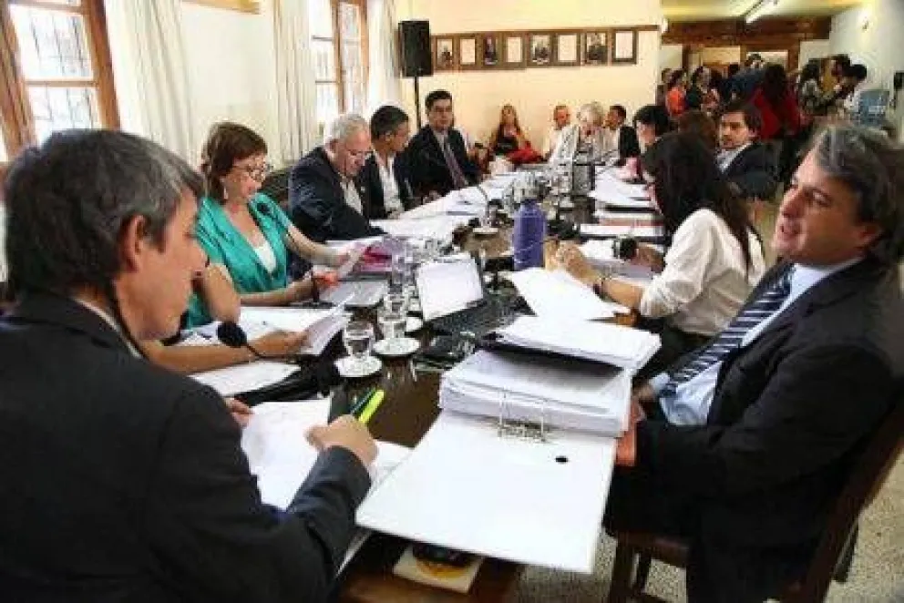 Con fuertes críticas a la falta de fiscalización, aprobaron la TISH 