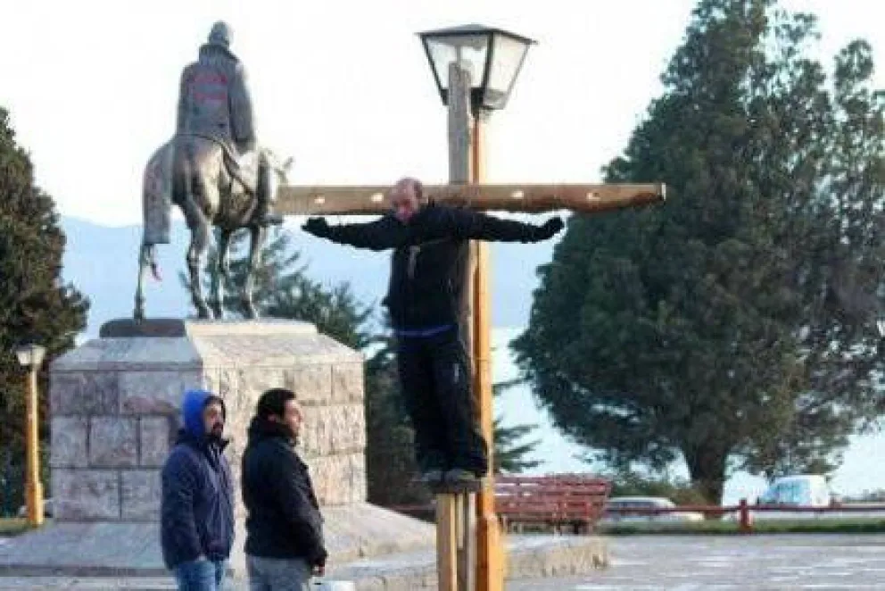 Se crucificó, Goye lo echó, y Martini lo indemnizó