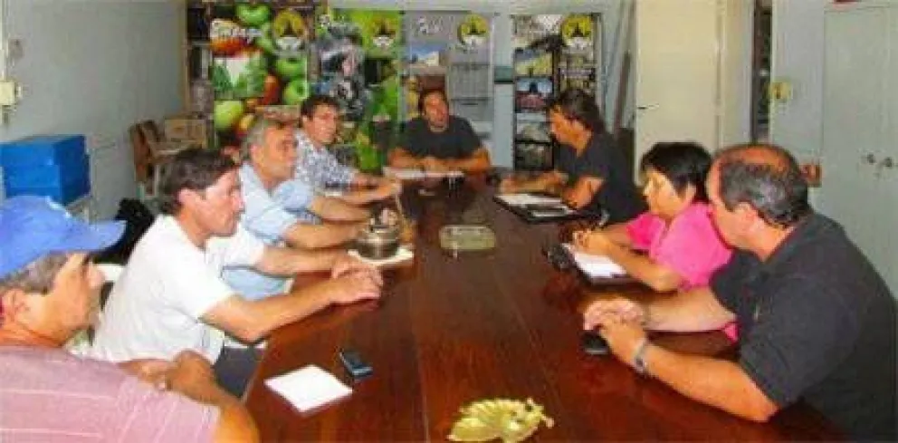 Gestionan creación de mercado municipal de frutas y verduras