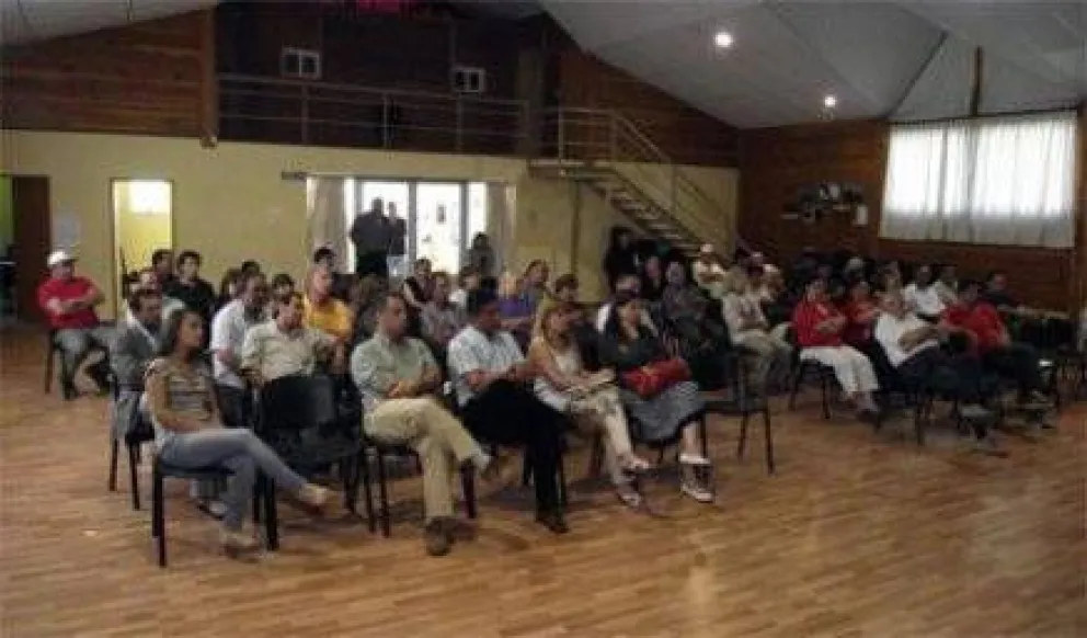 Vecinos de Dina Huapi molestos por "aumento desproporcionado" en Tasas