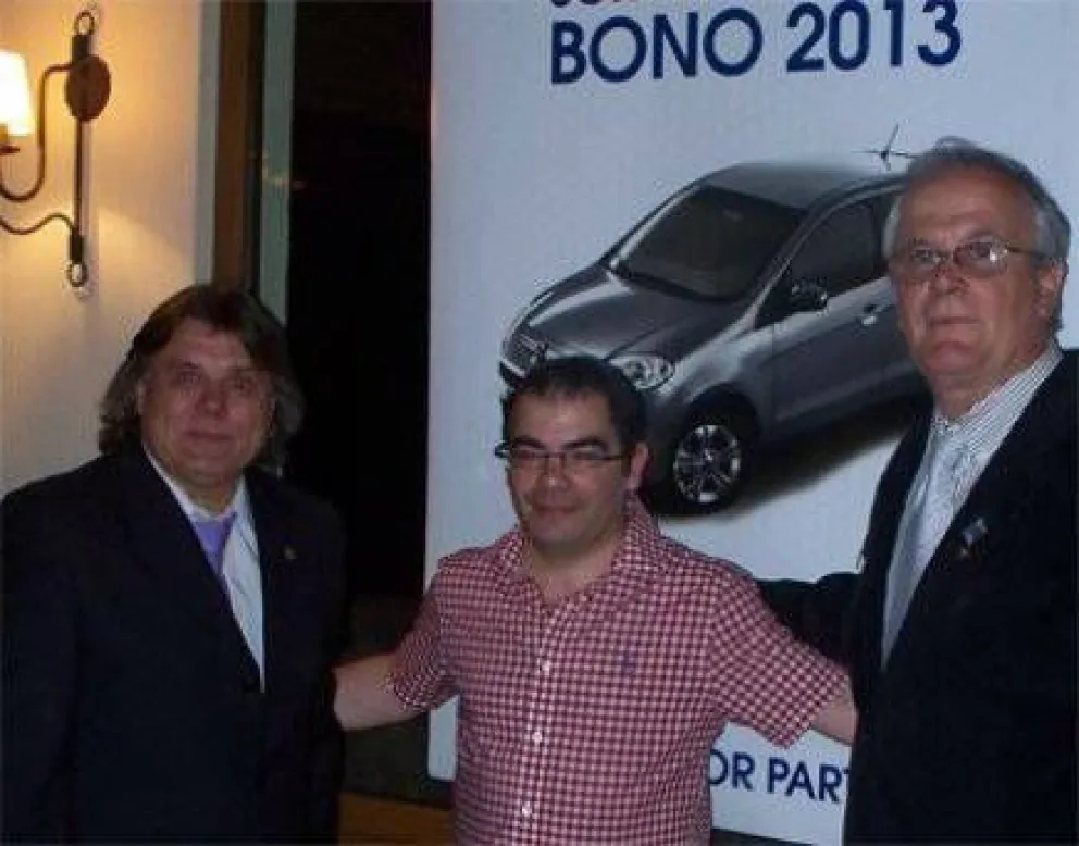 El Rotary celebró el fin de año y sorteó un auto