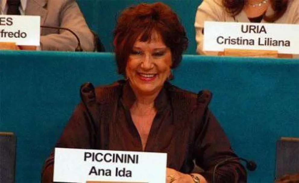 Piccinini cuestionó comunicado contra reclamo policial
