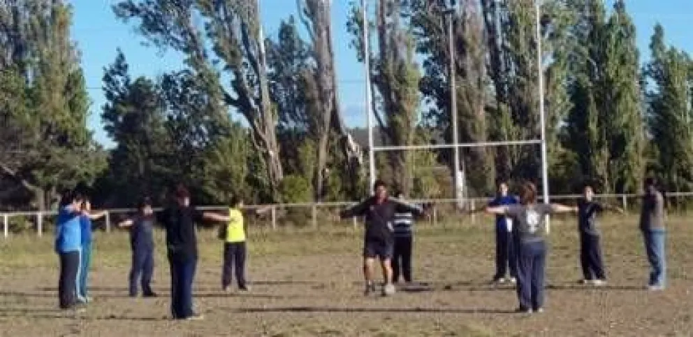 Crece la pasión por el rugby femenino en Dina Huapi