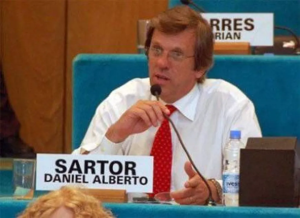 Falta de mérito para Sartor en causa por pasajes oficiales
