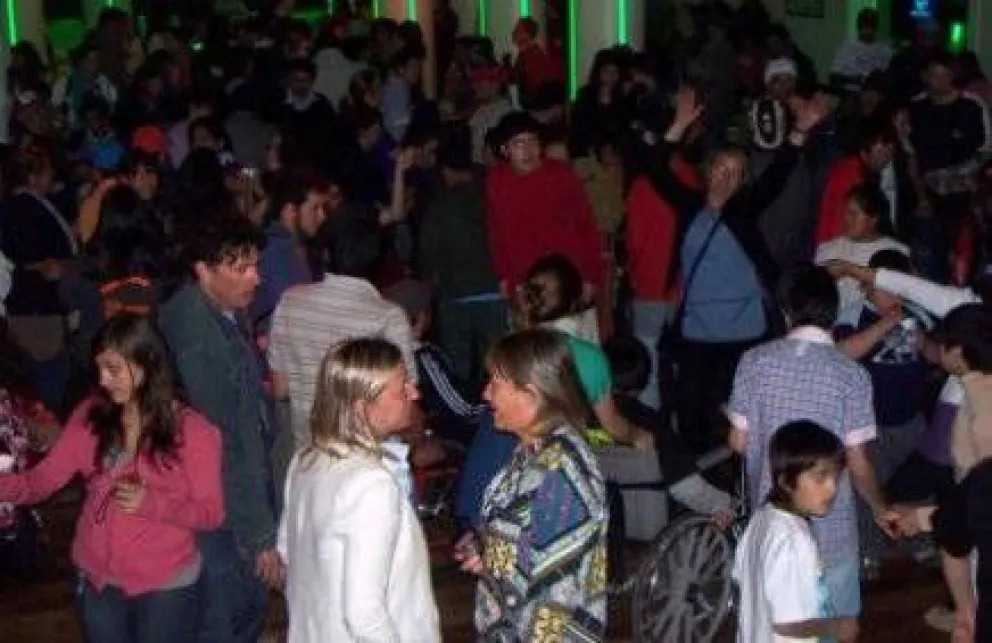 Jóvenes de actividades deportivas adaptadas cerraron el año