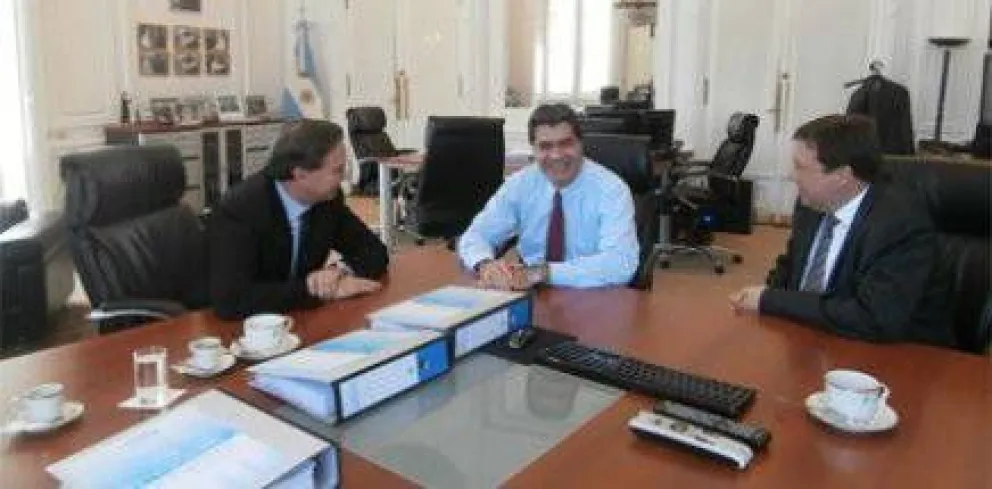 Capitanich coincidió con Weretilneck: son "sólo rumores" las versiones sobre saqueos