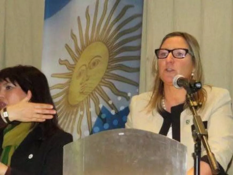 Martini convoca a partidos, gremios y empresas para debatir la "agenda 2014"