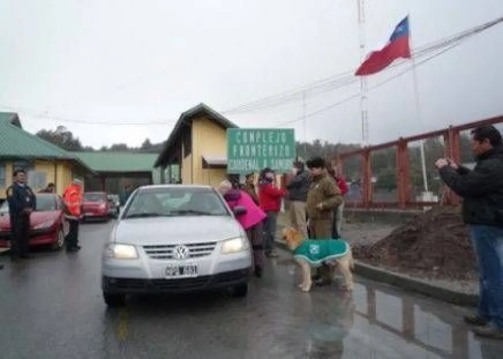 Cerró el Paso Cardenal Samoré por paro total en la Aduana Chilena