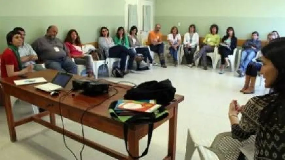 Preocupa entre los jóvenes la salud reproductiva y los suicidios 