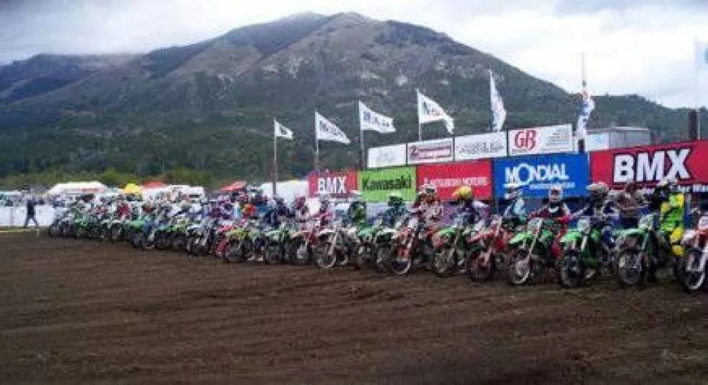 Dos barilochenses por el campeonato de motocross