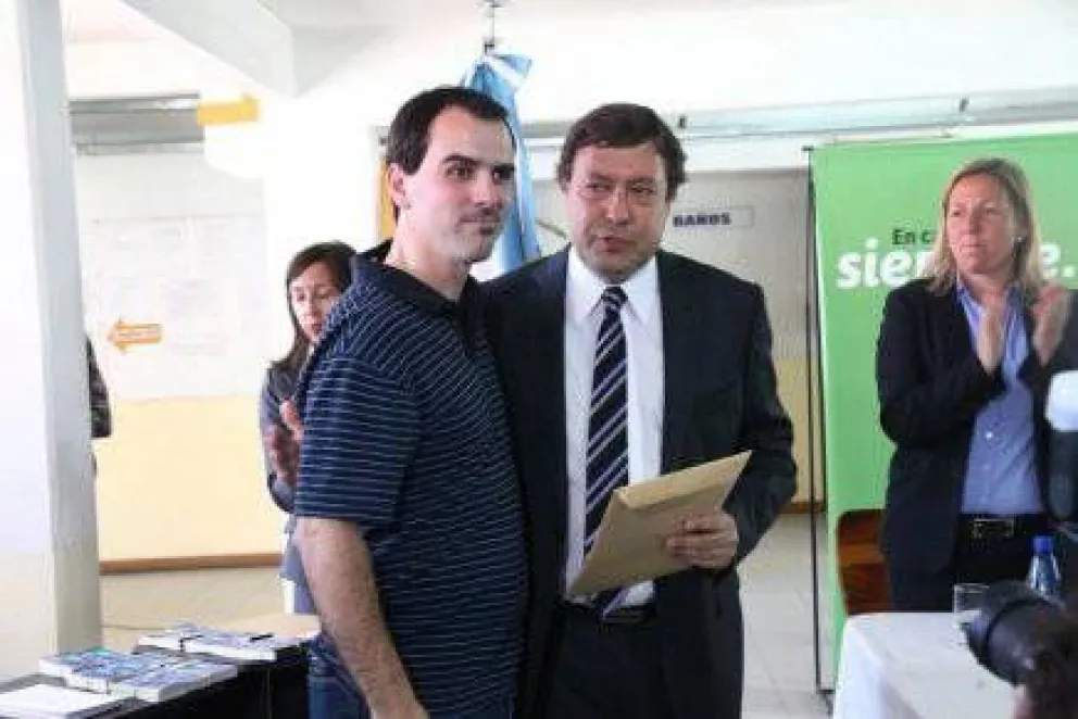 Provincia entregó aportes y personerías jurídicas 
