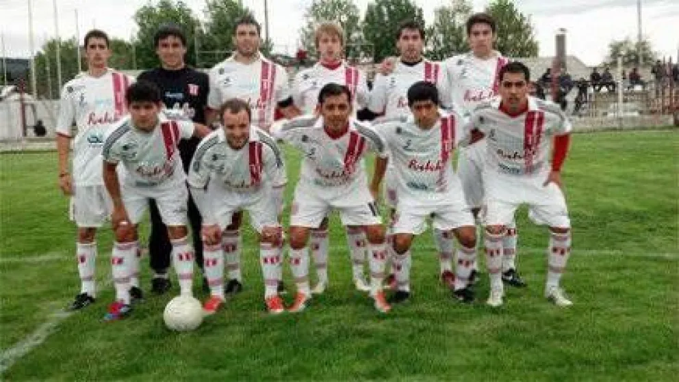 Estudiantes quiso pero no pudo con Atlético Regina