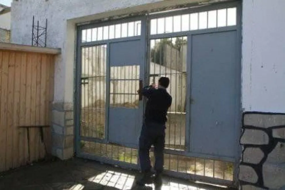 Cuestionan que la conducción de los penales esté en manos de policías