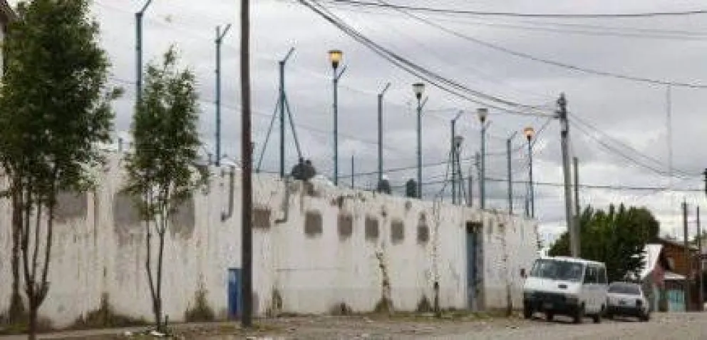 Habría sido herido de un balazo el preso que se fugó del Penal III