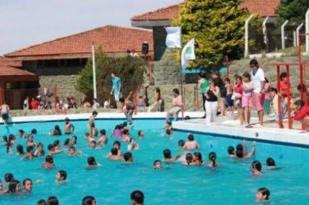 Gobierno deberá sortear trabas para garantizar un verano con pileta 