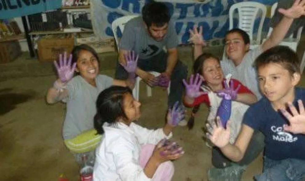 Clases de apoyo en los barrios Malvinas y Nahuel Hue