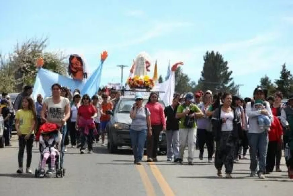 Masiva peregrinación a la Virgen de las Nieves