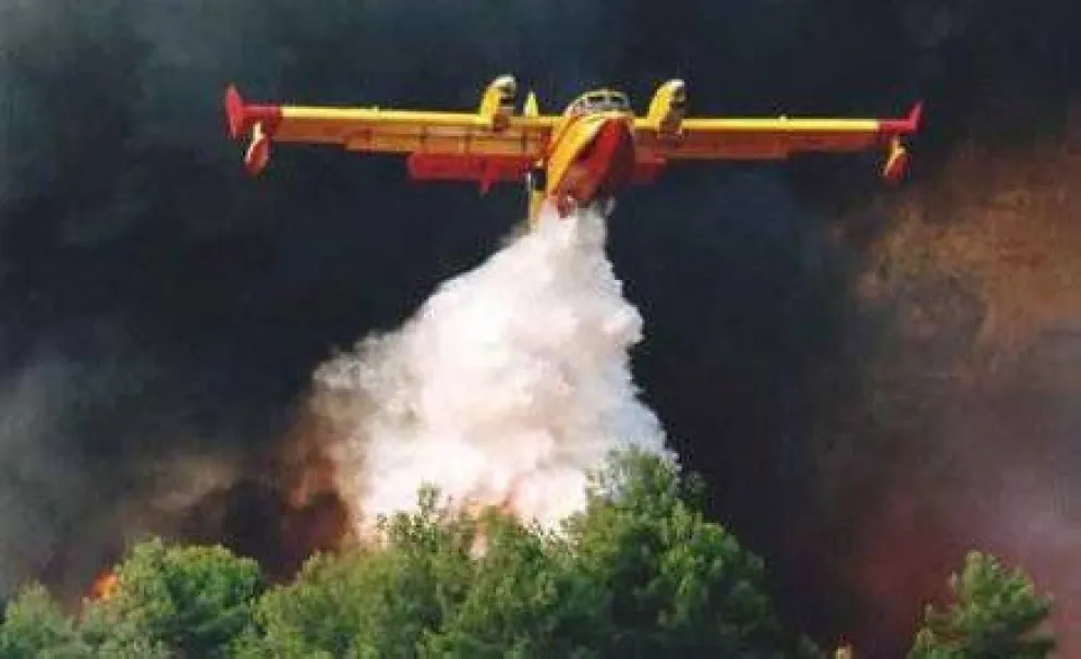 Piden avión hidrante para la Zona Andina
