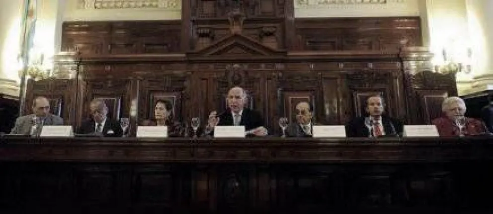 Histórico: Es constitucional la Ley de Medios 