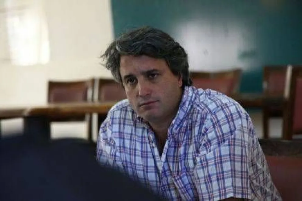 "Silvina tiene que pasar más por el Municipio"