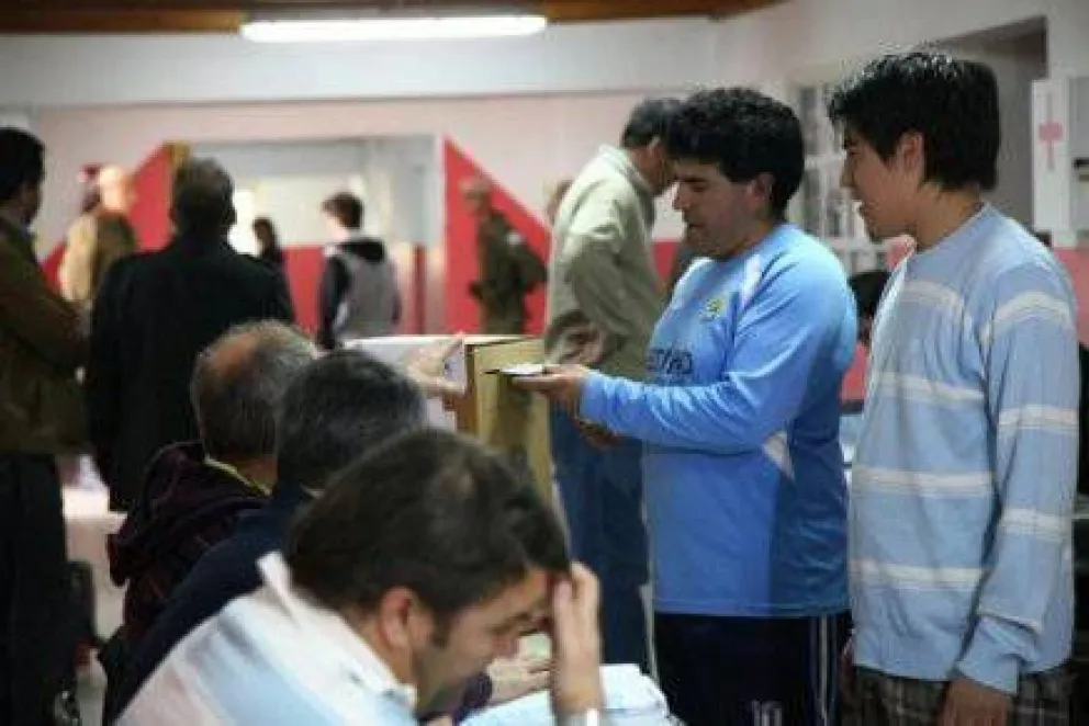 Buen ritmo de votantes durante la mañana