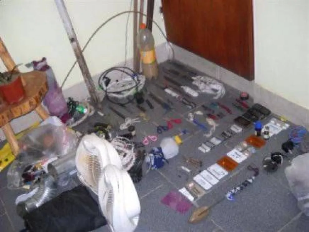 Encuentran armas en una requisa en el Penal III