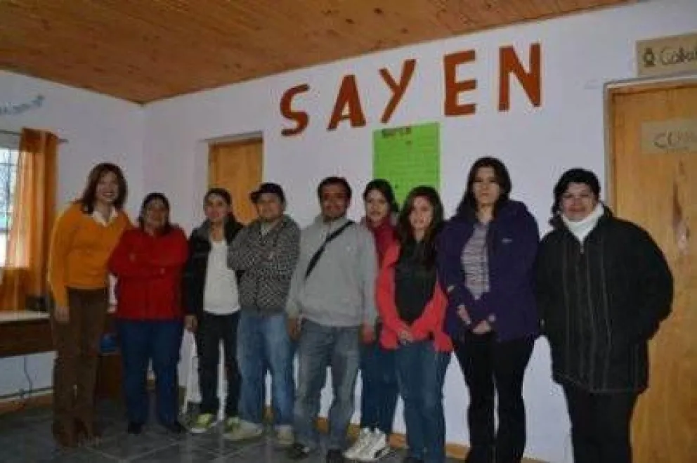 Carreras se reunió con integrantes del grupo "Sayen" 