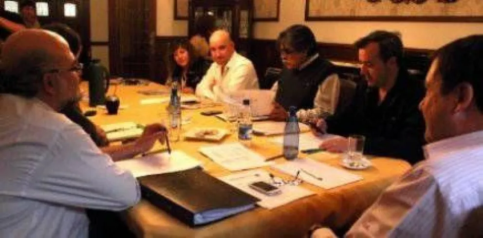 ATE participará de la mesa de negociación salarial con la Provincia