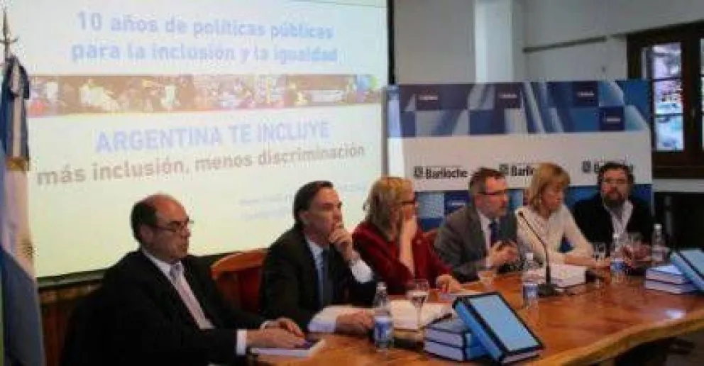 Presentaron libro sobre políticas públicas para la inclusión y la igualdad