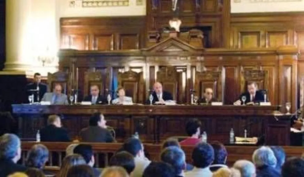 Esperando los fallos de las Cortes