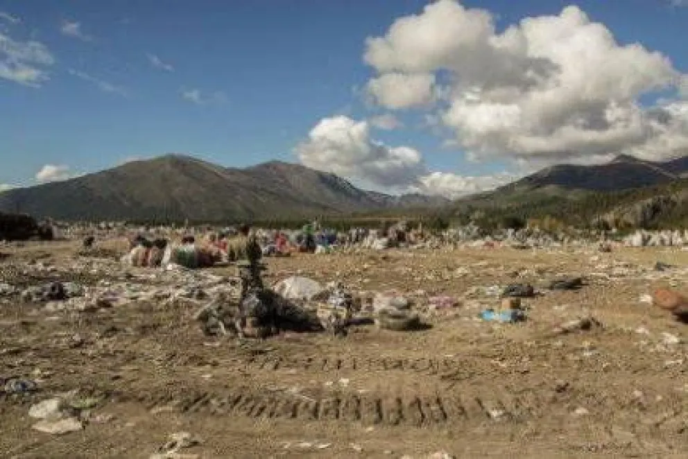 Llegan cuatro camiones recolectores y empieza la obra en el Vertedero 