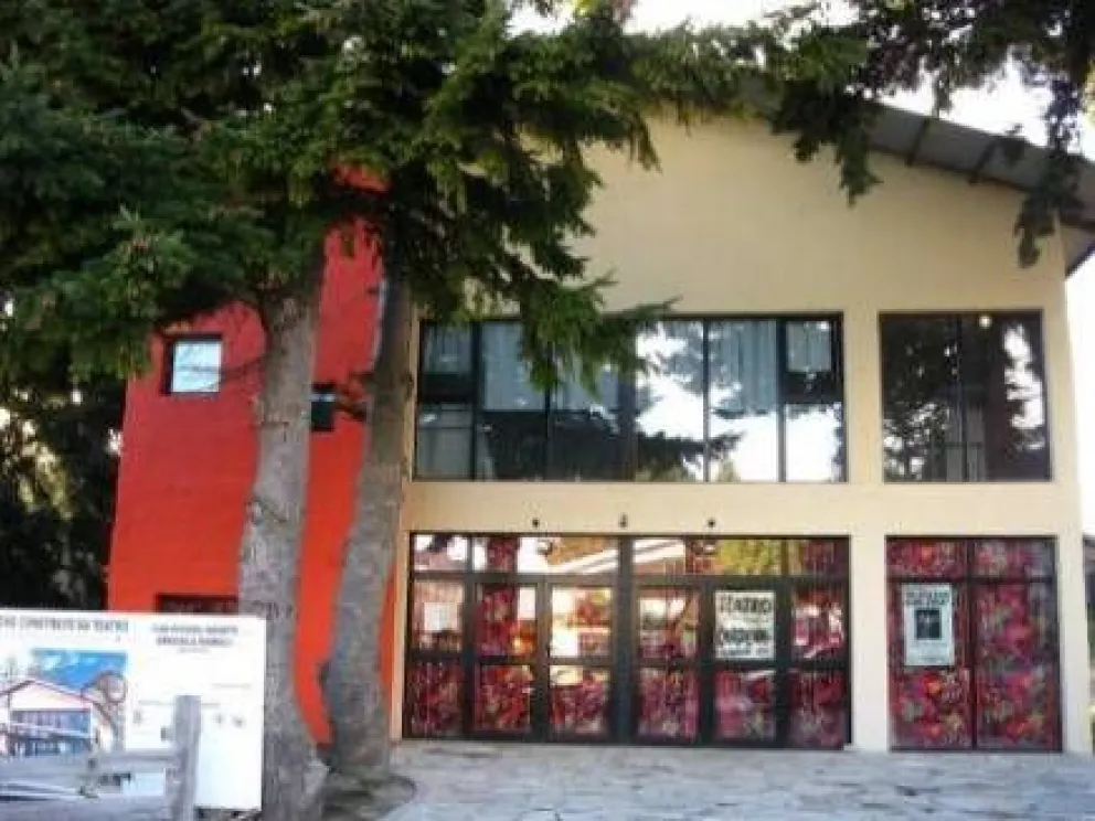 Ciclo "Espacios": El Brote