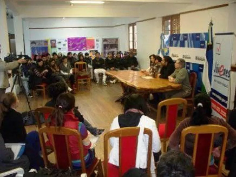 Otros 50 jóvenes recibieron certificados de capacitación