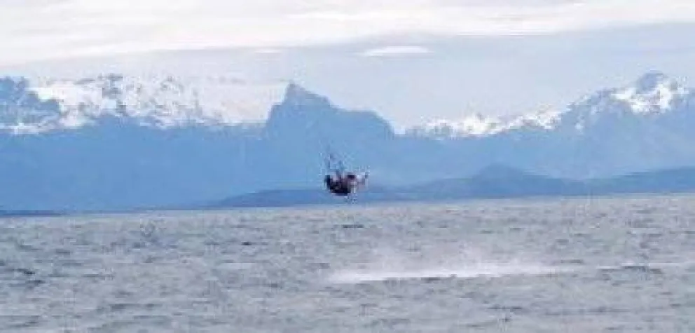 Analizan zonificación de la práctica del Kitesurf