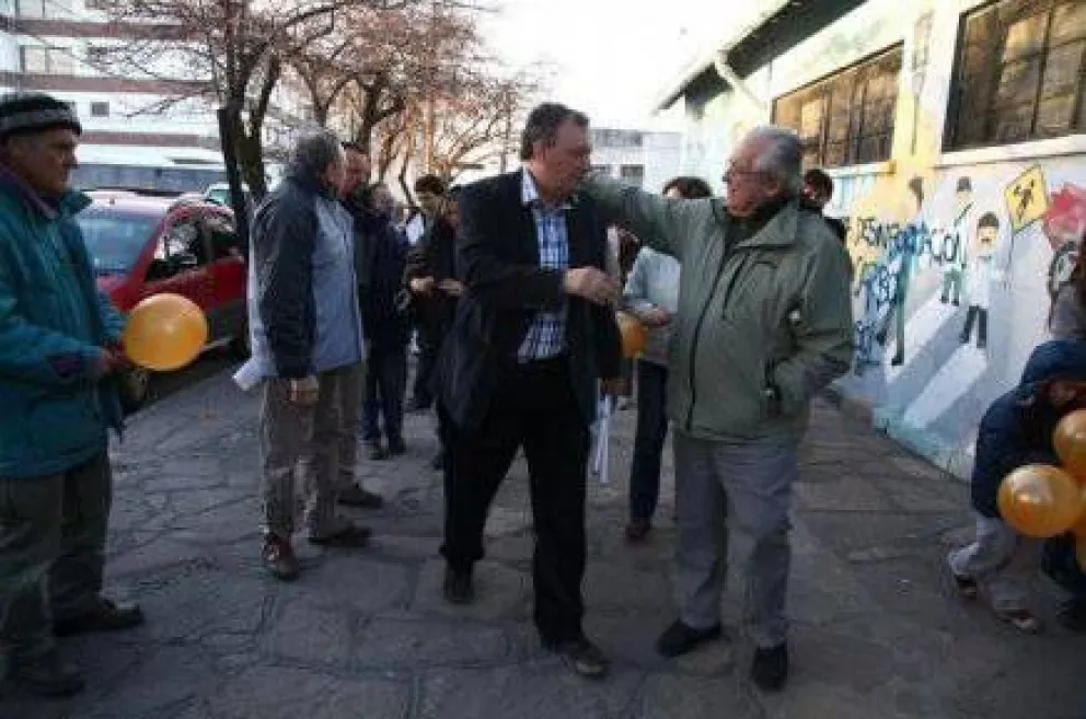 Con una caminata, Gennuso cerró su campaña
