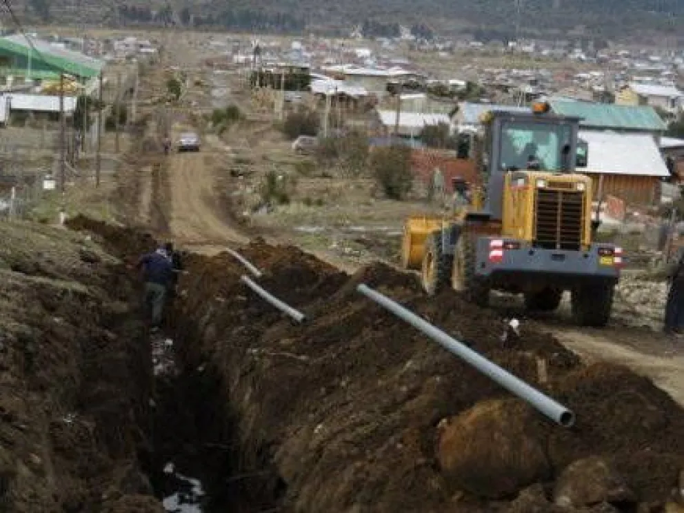Avanza red de agua para 6 mil familias del Nahuel Hué 