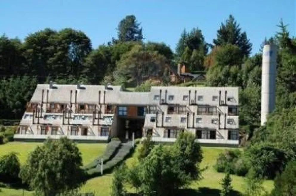 Cortarán avenida Bustillo por reclamo laboral en un hotel