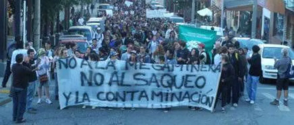 Reclaman a candidatos que firmen un "compromiso ético" anti megaminería