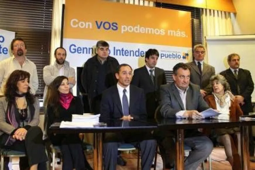 Gennuso presentó su "plan de gobierno" y los nombres del gabinete