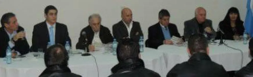 Acuerdo entre gremios, Estado y empresarios para capacitar a "patovicas" 