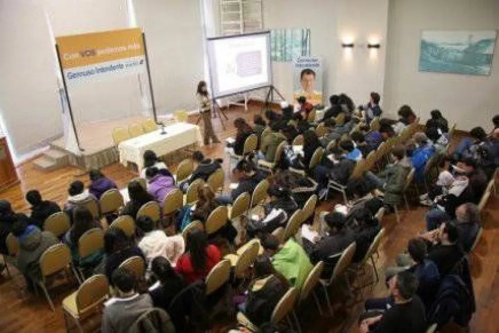 Gennuso encabezó jornada de capacitación para jóvenes