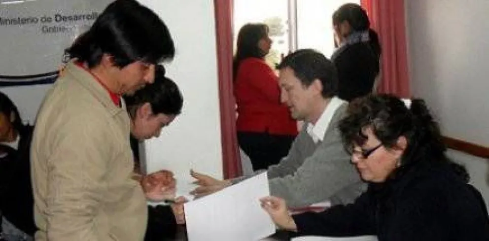 Comenzó la formalización de pases a contrato en Desarrollo Social 