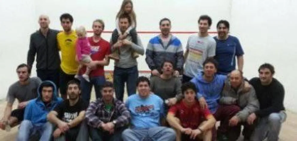 Barilochenses volvieron con triunfos del Torneo de Invierno de Squash
