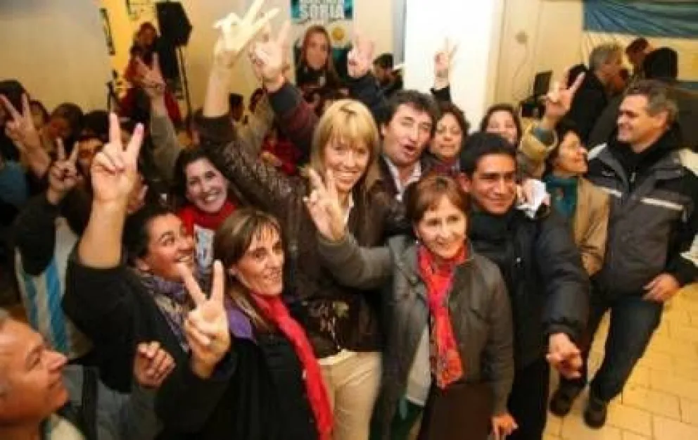 FpV ganó y festeja en Bariloche